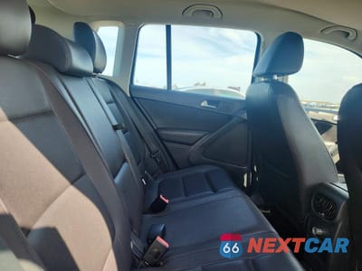 Zdjęcie 11 z 13 samochodu: 2016 VOLKSWAGEN TIGUAN VIN:WVGAV7AX0GW520003 - miniatura