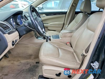 Zdjęcie 7 z 12 samochodu: 2013 CHRYSLER 300 VIN:2C3CCAAGXDH723110 - miniatura
