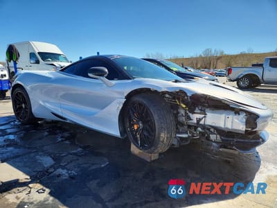 Czwarte zdjęcie samochodu z boku: 2018 MCLAREN 720S VIN:SBM14DCA9JW002047 - miniatura