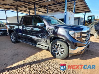 Czwarte zdjęcie samochodu z boku: 2023 GMC SIERRA K1500 SLT VIN:3GTUUDELXPG163860 - miniatura