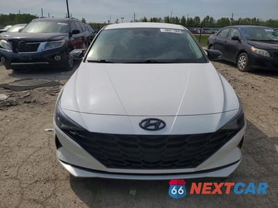 Piąte zdjęcie samochodu w środku: 2021 HYUNDAI ELANTRA SEL VIN:5NPLM4AG6MH025398 - miniatura