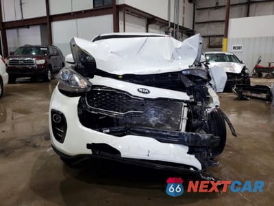 Piąte zdjęcie samochodu w środku: 2017 KIA SPORTAGE LX VIN:KNDPMCAC1H7242828 - miniatura