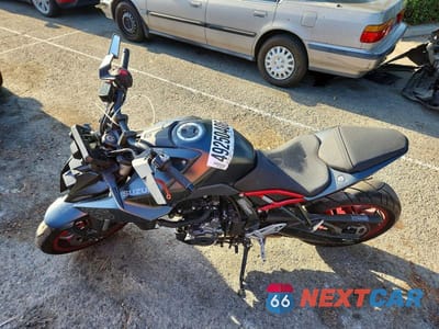 Trzecie zdjęcie samochodu z tyłu: 2025 SUZUKI GSX800 R VIN:JS1EM11B3S7100355 - miniatura