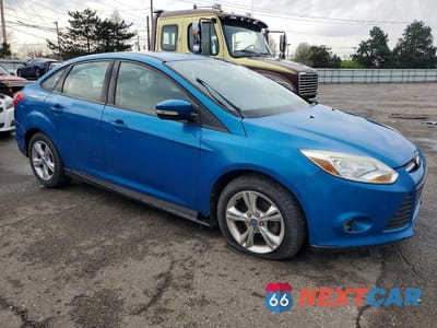 Czwarte zdjęcie samochodu z boku: 2013 FORD FOCUS SE VIN:1FADP3F29DL261287 - miniatura