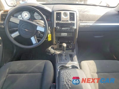 Zdjęcie 8 z 13 samochodu: 2010 CHRYSLER 300 TOURING VIN:2C3CA4CD4AH101625 - miniatura