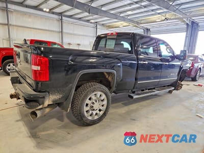 Trzecie zdjęcie samochodu z tyłu: 2016 GMC SIERRA K2500 DENALI VIN:1GT12UE81GF114102 - miniatura