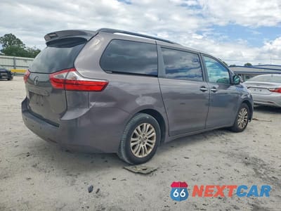 Trzecie zdjęcie samochodu z tyłu: 2017 TOYOTA SIENNA XLE 8-PASSENGER VIN:5TDYZ3DC3HS812741 - miniatura