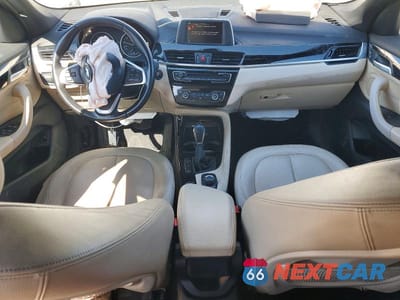 Zdjęcie 8 z 13 samochodu: 2016 BMW X1 XDRIVE28I VIN:WBXHT3C38GP881729 - miniatura