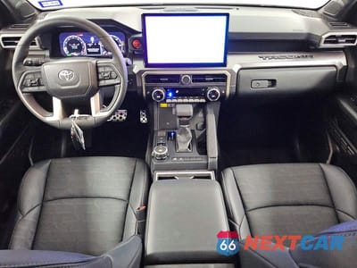 Zdjęcie 8 z 12 samochodu: 2025 TOYOTA TACOMA TRD SPORT HV VIN:3TYLC5LN7ST028438 - miniatura