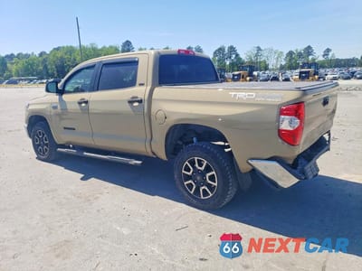 Drugie zdjęcie samochodu z przodu: 2017 TOYOTA TUNDRA SR5 VIN:5TFDW5F19HX585192 - miniatura