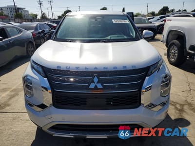 Piąte zdjęcie samochodu w środku: 2023 MITSUBISHI OUTLANDER SE VIN:JA4J3UA83PZ030178 - miniatura