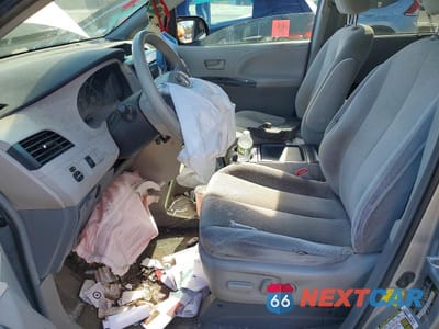 Zdjęcie 7 z 13 samochodu: 2011 TOYOTA SIENNA LE VIN:5TDKK3DC1BS157304 - miniatura