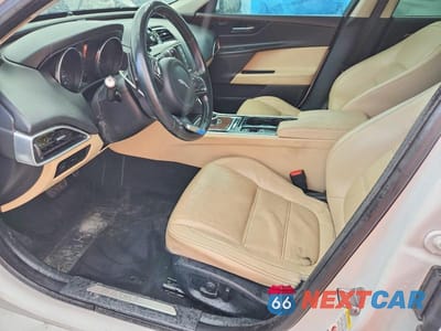 Zdjęcie 7 z 13 samochodu: 2017 JAGUAR XE PRESTIGE VIN:SAJAE4BV2HA953421 - miniatura