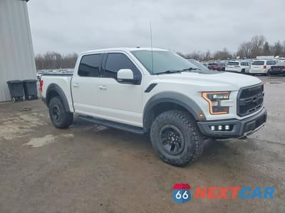 Czwarte zdjęcie samochodu z boku: 2018 FORD F150 RAPTOR VIN:1FTFW1RG9JFB23051 - miniatura