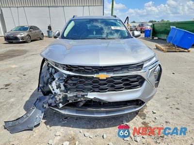 Piąte zdjęcie samochodu w środku: 2025 CHEVROLET TRAX 1LT VIN:KL77LHEP5SC320326 - miniatura