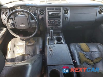 Zdjęcie 8 z 11 samochodu: 2007 FORD EXPEDITION XLT VIN:1FMFU15537LA17789 - miniatura