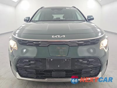 Piąte zdjęcie samochodu w środku: 2023 KIA NIRO WIND VIN:KNDCR3L13P5036206 - miniatura