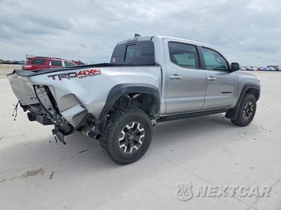 Trzecie zdjęcie samochodu z tyłu: 2023 TOYOTA TACOMA TRD OFF-ROAD VIN:3TMCZ5AN4PM584730 - miniatura