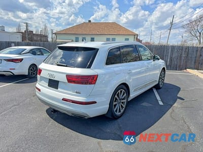 Czwarte zdjęcie samochodu z boku: 2018 AUDI Q7 PREMIUM PLUS VIN:WA1LAAF71JD023215 - miniatura