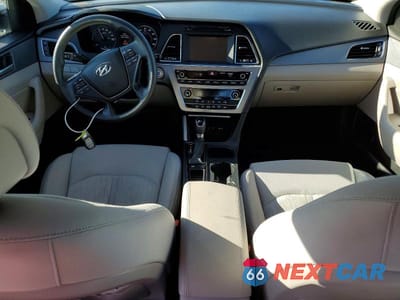 Zdjęcie 8 z 12 samochodu: 2017 HYUNDAI SONATA HYBRID SE VIN:KMHE24L1XHA046724 - miniatura