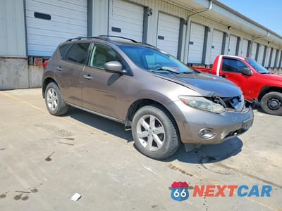 Czwarte zdjęcie samochodu z boku: 2010 NISSAN MURANO S VIN:JN8AZ1MW2AW100439 - miniatura