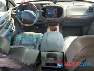 Zdjęcie 8 z 13 samochodu: 2000 LINCOLN NAVIGATOR VIN:5LMEU27AXYLJ28611 - miniatura