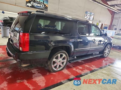 Trzecie zdjęcie samochodu z tyłu: 2010 CADILLAC ESCALADE ESV PREMIUM VIN:1GYUKJEF0AR262350 - miniatura