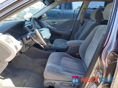 Zdjęcie 7 z 13 samochodu: 2000 HONDA ACCORD LX VIN:1HGCG1643YA048169 - miniatura