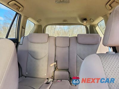 Zdjęcie 10 z 13 samochodu: 2007 TOYOTA RAV4 BASE VIN:JTMZD33V475064799 - miniatura