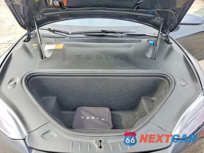 Zdjęcie 11 z 12 samochodu: 2018 TESLA MODEL S VIN:5YJSA1E26JF283996 - miniatura