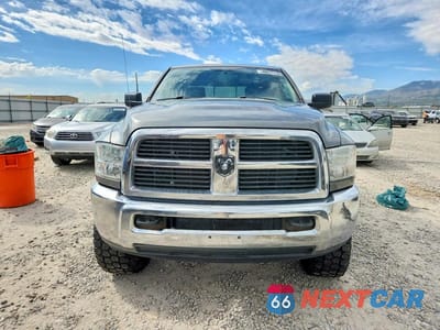 Piąte zdjęcie samochodu w środku: 2012 DODGE RAM 2500 SLT VIN:3C6UD5DL2CG329040 - miniatura