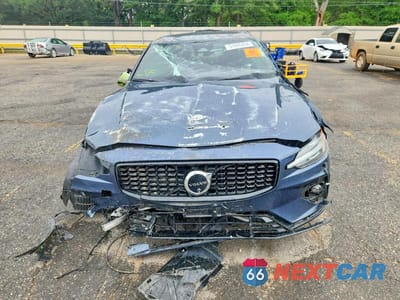 Piąte zdjęcie samochodu w środku: 2024 VOLVO S60 PLUS VIN:7JRL12FL1RG289385 - miniatura