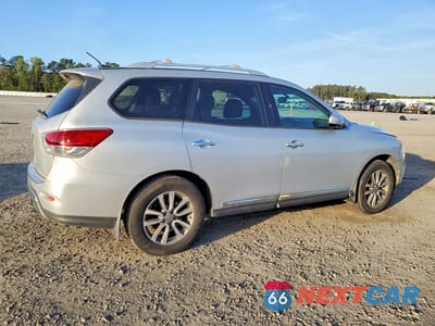 Trzecie zdjęcie samochodu z tyłu: 2016 NISSAN PATHFINDER SL VIN:5N1AR2MN3GC610751 - miniatura