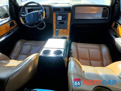 Zdjęcie 8 z 13 samochodu: 2011 LINCOLN NAVIGATOR L VIN:5LMJJ3H55BEJ03691 - miniatura