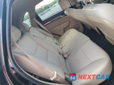 Zdjęcie 11 z 13 samochodu: 2011 KIA SORENTO LX VIN:5XYKTCA15BG014613 - miniatura
