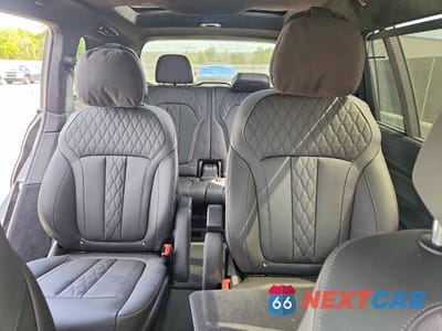 Zdjęcie 10 z 14 samochodu: 2023 BMW X7 M60I VIN:5UX33EM02P9R10717 - miniatura
