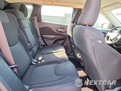 Zdjęcie 11 z 13 samochodu: 2016 JEEP CHEROKEE LATITUDE VIN:1C4PJLCB7GW347326 - miniatura