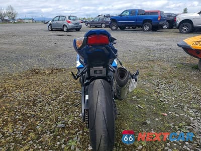 Czwarte zdjęcie samochodu z boku: 2015 SUZUKI GSX-R1000 VIN:JS1GT78A4F2100234 - miniatura