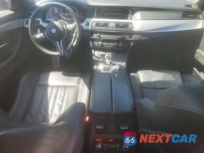 Zdjęcie 8 z 12 samochodu: 2014 BMW M5 VIN:WBSFV9C58ED593283 - miniatura