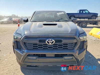 Piąte zdjęcie samochodu w środku: 2024 TOYOTA TACOMA TRD SPORT VIN:3TMLB5JNXRM010088 - miniatura