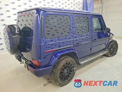 Trzecie zdjęcie samochodu z tyłu: 2021 MERCEDES-BENZ G 550 VIN:W1NYC6BJ1MX388400 - miniatura