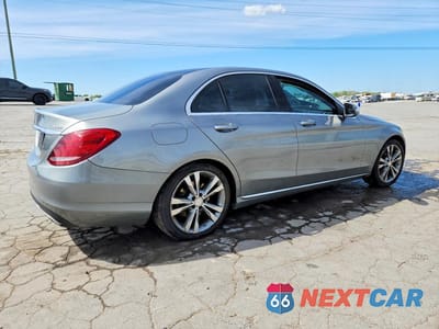 Trzecie zdjęcie samochodu z tyłu: 2015 MERCEDES-BENZ C 300 4MATIC VIN:55SWF4KB8FU035067 - miniatura