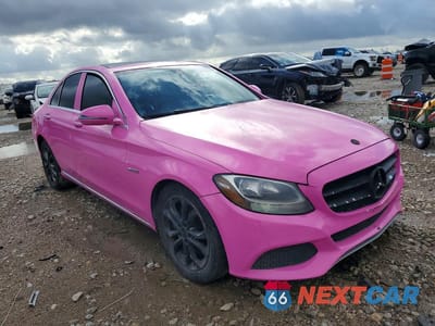 Czwarte zdjęcie samochodu z boku: 2016 MERCEDES-BENZ C 300 VIN:55SWF4JB6GU166002 - miniatura
