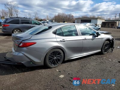 Trzecie zdjęcie samochodu z tyłu: 2025 TOYOTA CAMRY SE VIN:4T1DBADK9SU508844 - miniatura