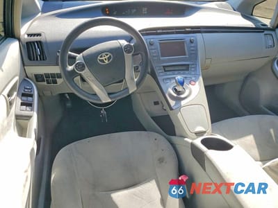 Zdjęcie 8 z 13 samochodu: 2012 TOYOTA PRIUS THREE VIN:JTDKN3DU2C1497804 - miniatura