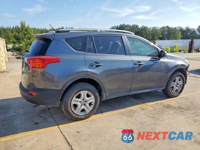 Trzecie zdjęcie samochodu z tyłu: 2015 TOYOTA RAV4 VIN:JTMZFREV7FD076069 - miniatura