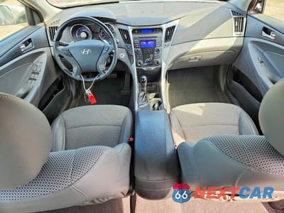 Zdjęcie 8 z 12 samochodu: 2012 HYUNDAI SONATA SE 2.0T VIN:5NPEC4AB6CH413942 - miniatura
