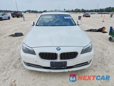 Piąte zdjęcie samochodu w środku: 2011 BMW 528 I VIN:WBAFR1C52BC749507 - miniatura
