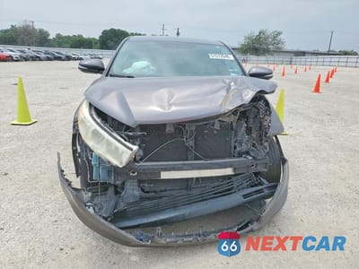 Piąte zdjęcie samochodu w środku: 2014 TOYOTA HIGHLANDER LE PLUS VIN:5TDZKRFH0ES017002 - miniatura