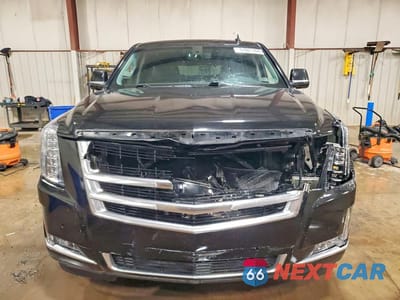Piąte zdjęcie samochodu w środku: 2017 CADILLAC ESCALADE VIN:1GYS3AKJXHR303204 - miniatura